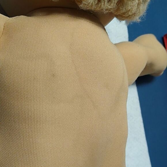 Vintage Cabbage Patch 1982 Curly Yarn Hair Green Eyes Stain on Back Doll - Picture 6 of 9